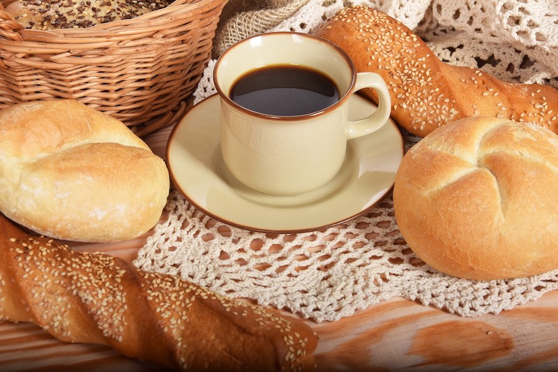パンとブラックコーヒーで糖質制限？